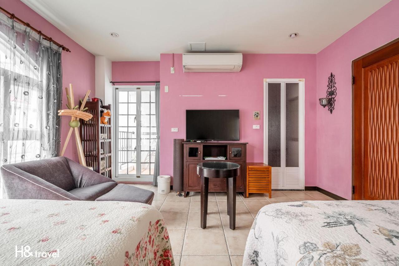 White Cotton Candy Homestay Hualien Extérieur photo