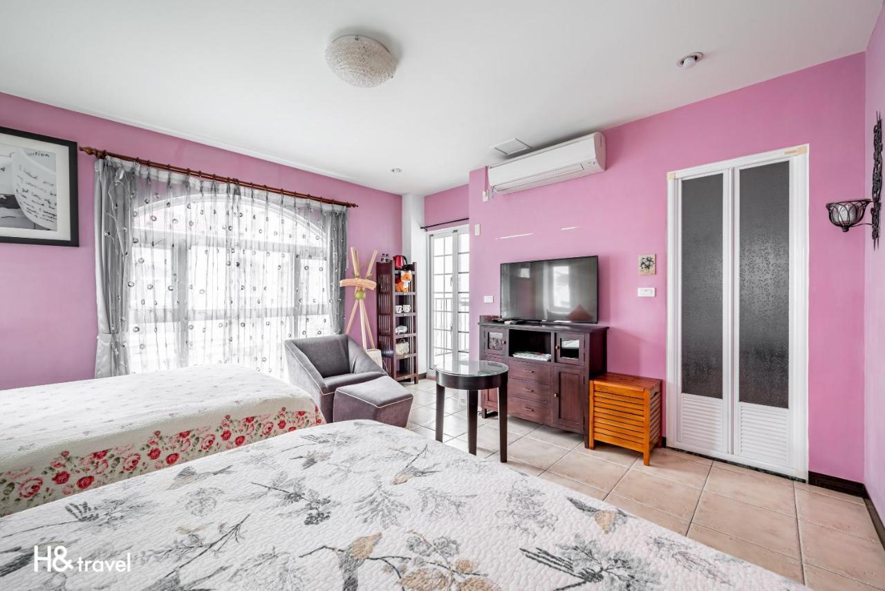 White Cotton Candy Homestay Hualien Extérieur photo