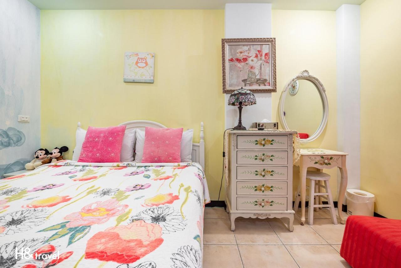 White Cotton Candy Homestay Hualien Extérieur photo