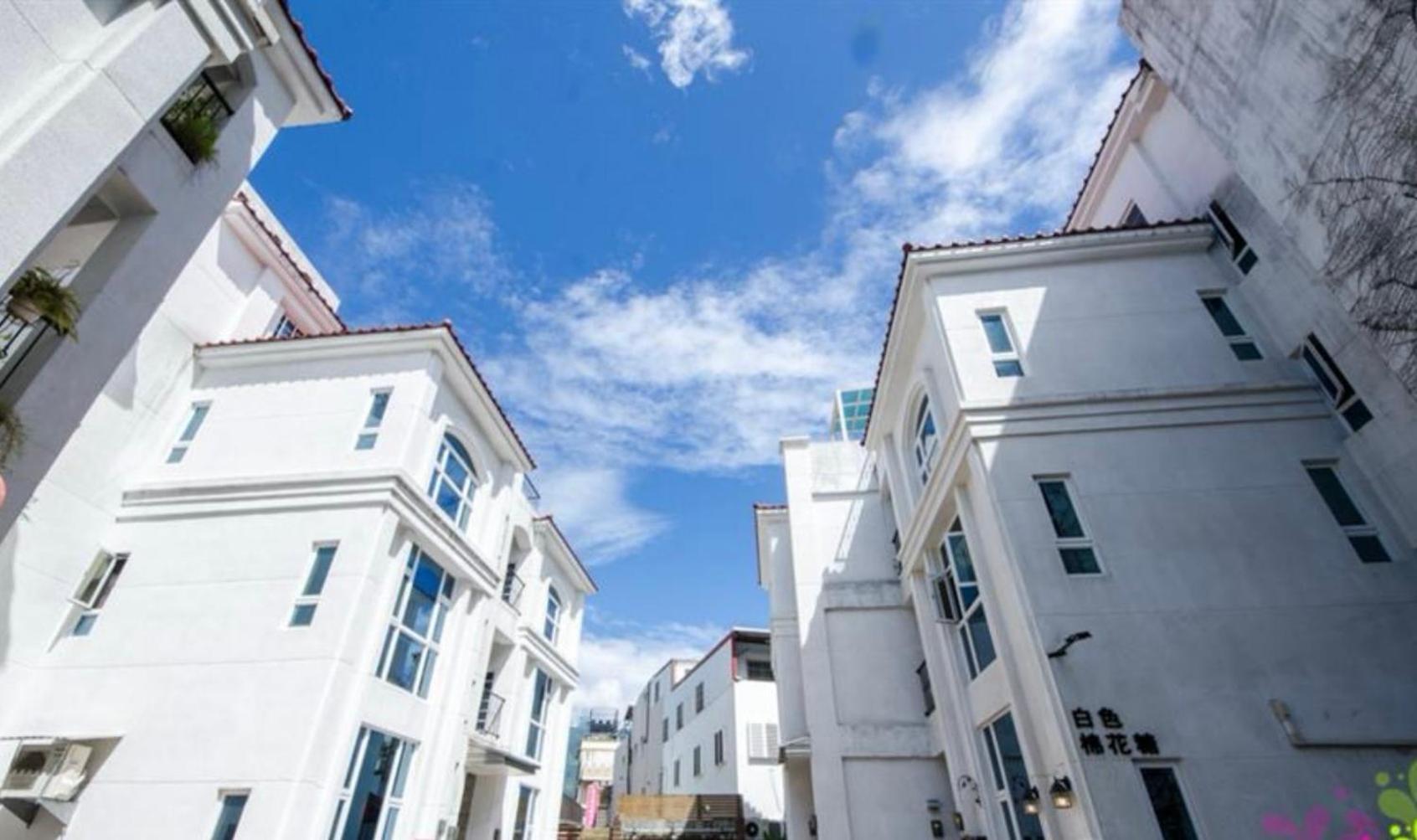 White Cotton Candy Homestay Hualien Extérieur photo