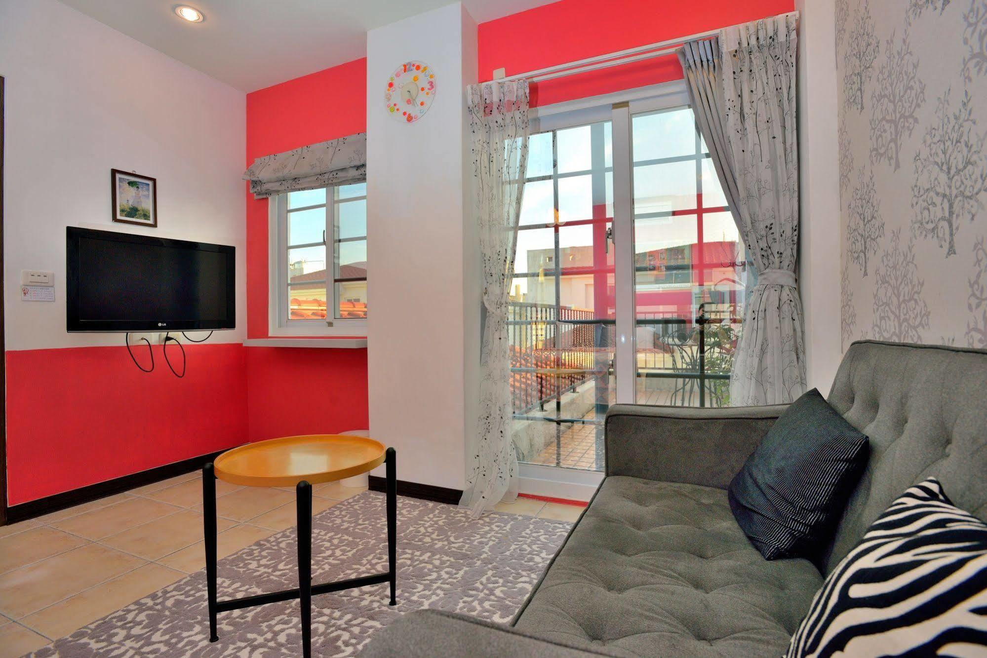 White Cotton Candy Homestay Hualien Extérieur photo