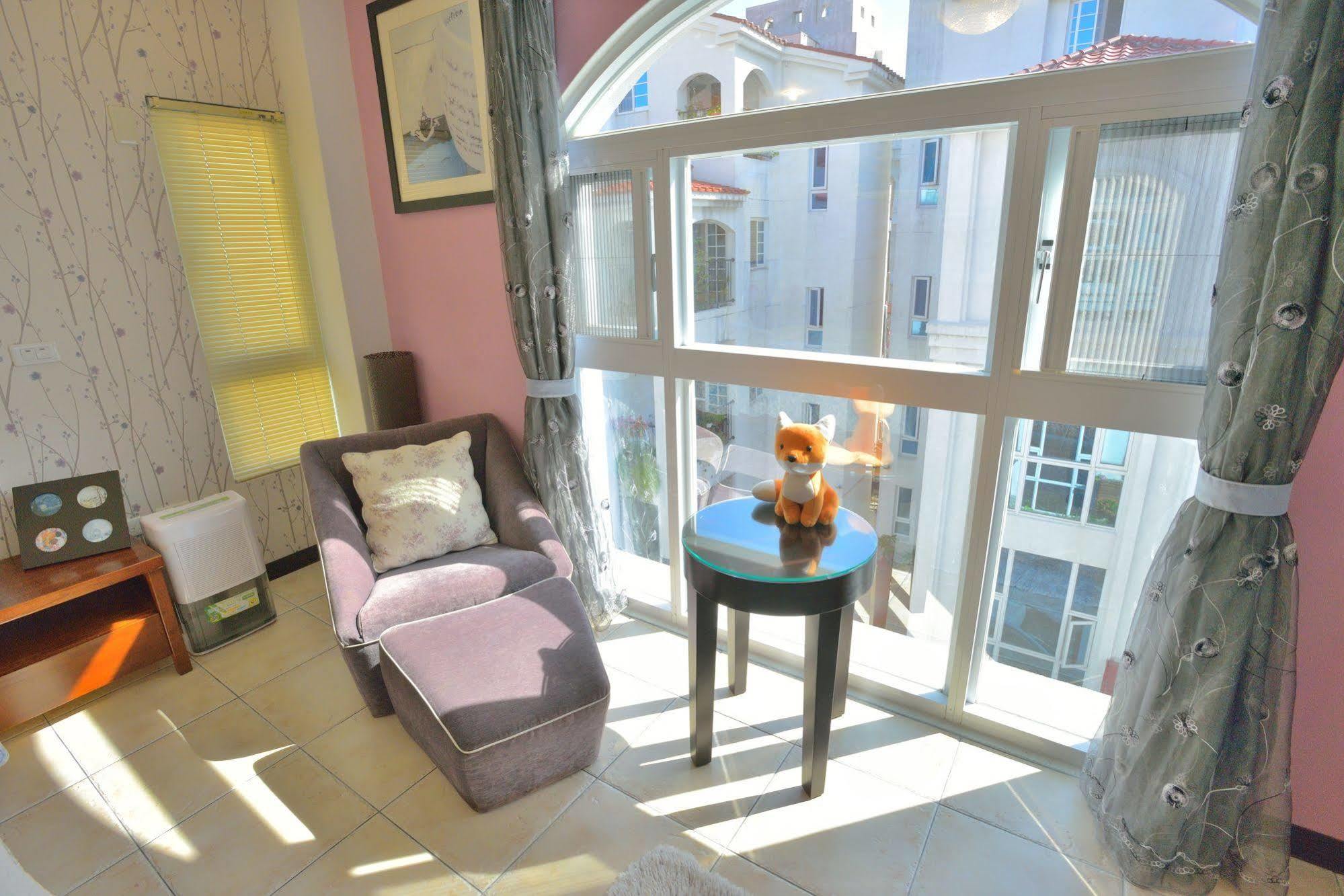 White Cotton Candy Homestay Hualien Extérieur photo